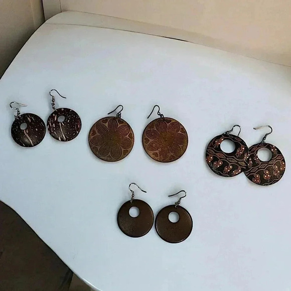 Wooden crafted earrings set of 4 - Picture 1 of 5